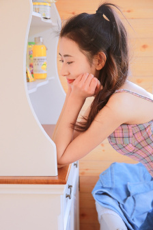 女厕脱裤撒尿大全视频